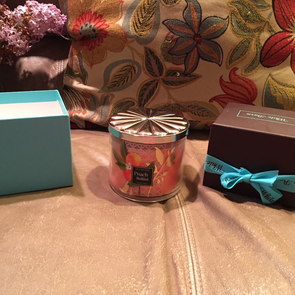 Bath and Body Works Candle-Peach color